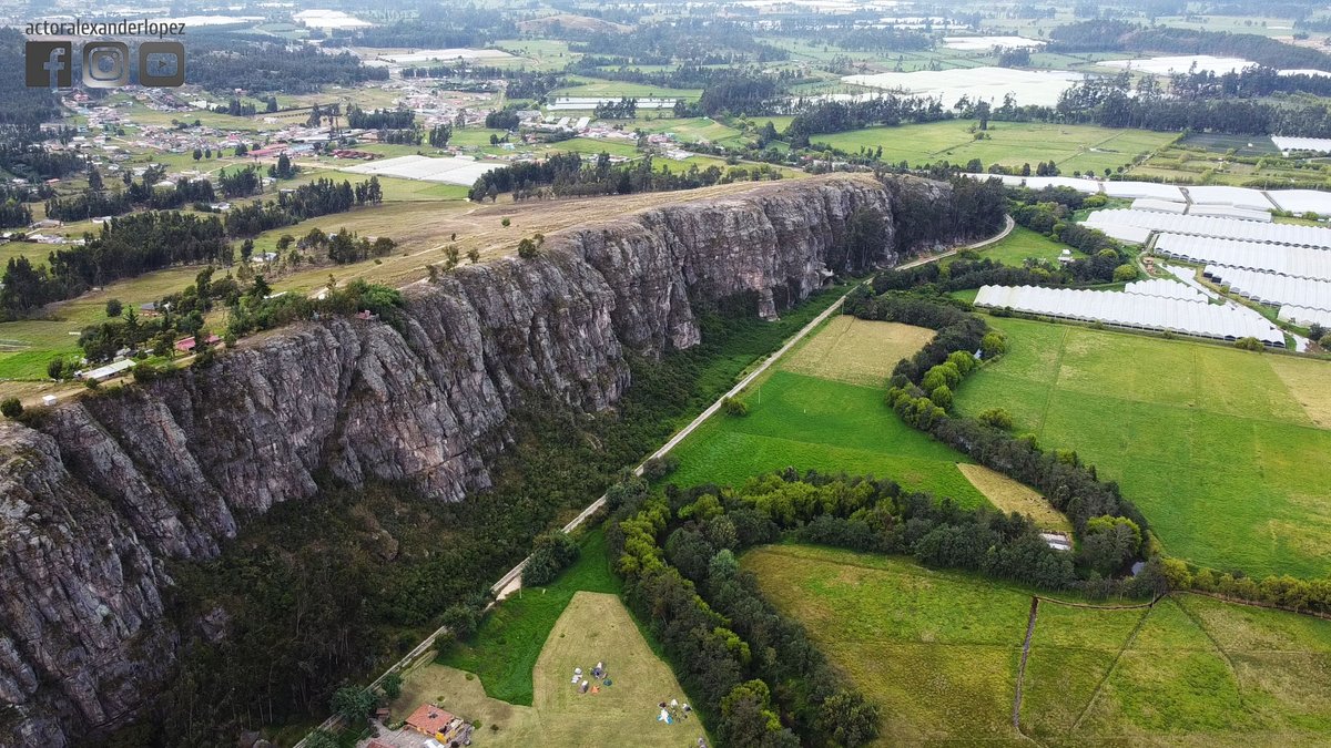 EmpaquePues's tweet image. Bienvenidos a presenciar uno de los capítulos más atractivos. Pronto en YouTube y Facebook. ✌️🛵💨
•
#EmpaquePues #ViajandoxColombia #vueltaalmundoenmoto #Cundinamarca #Suesca #laguna #lagunadesuesca #Cucunuba #Sigamosenruta #viajar #motorcycle #naturaleza #nature #photography