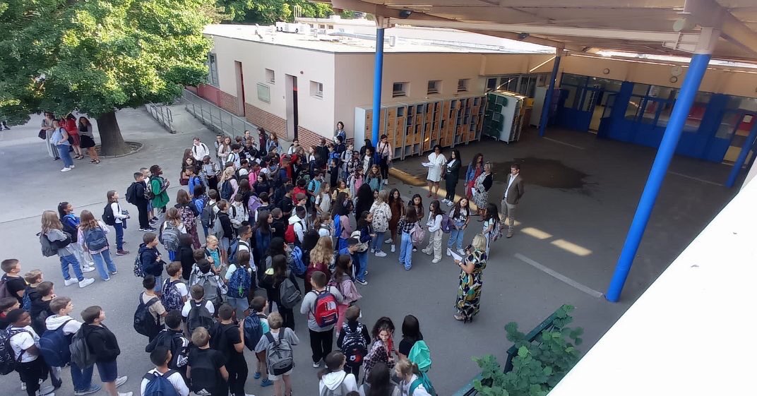 Collège des Bourgognes Chantilly tweet media