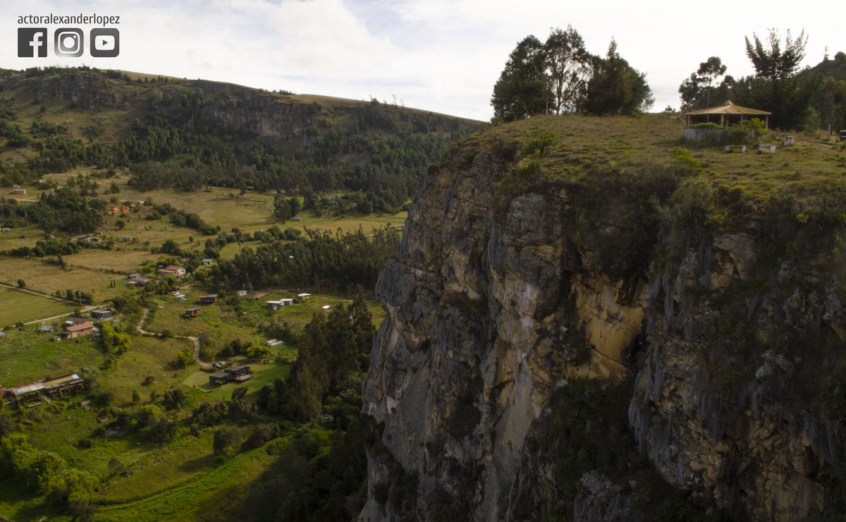 EmpaquePues's tweet image. Bienvenidos a presenciar uno de los capítulos más atractivos. Pronto en YouTube y Facebook. ✌️🛵💨
•
#EmpaquePues #ViajandoxColombia #vueltaalmundoenmoto #Cundinamarca #Suesca #laguna #lagunadesuesca #Cucunuba #Sigamosenruta #viajar #motorcycle #naturaleza #nature #photography
