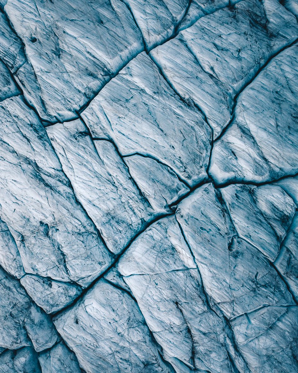 Cracks in the surface 🧊