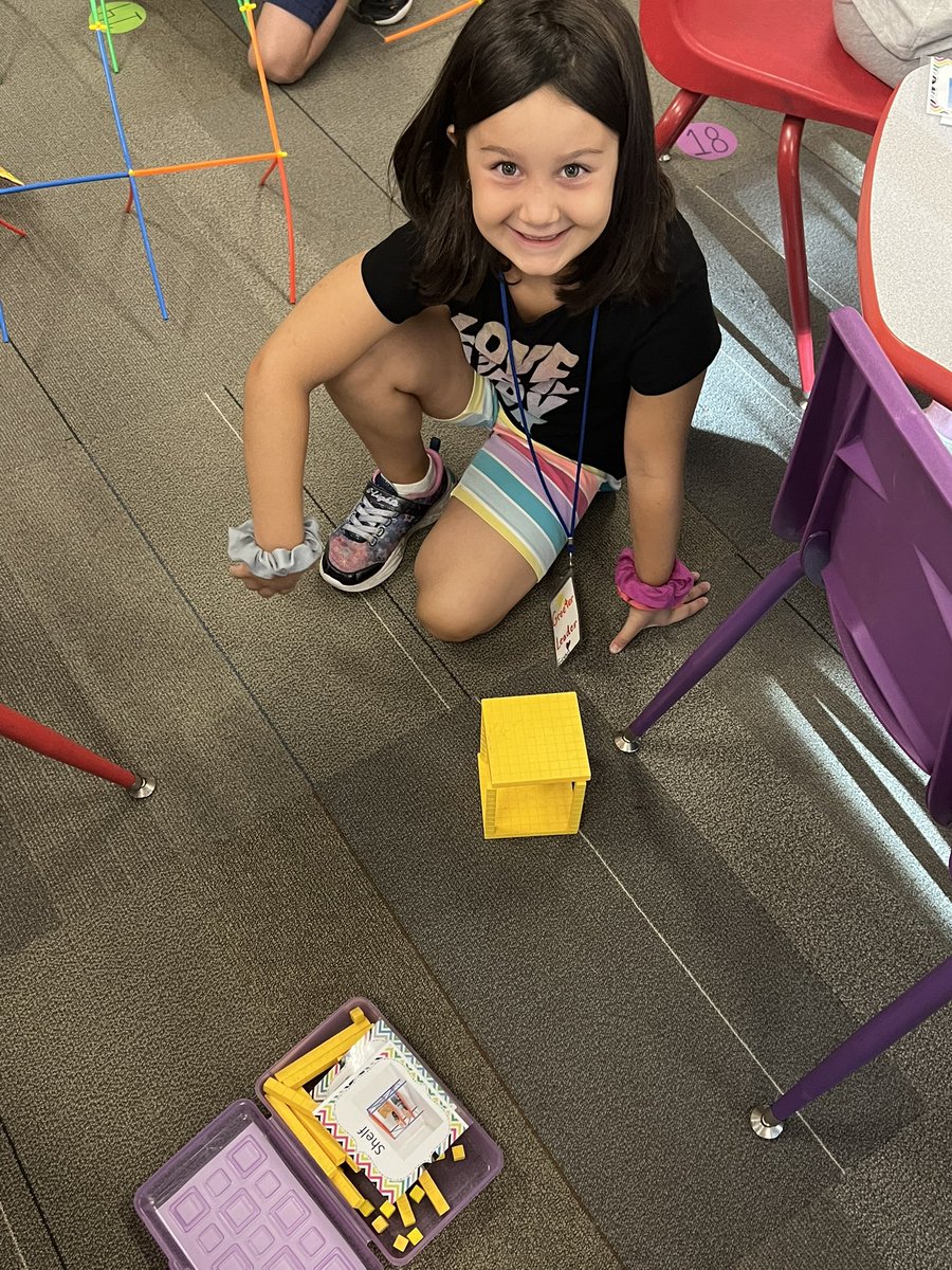 PattengillEl's tweet photo. Mrs. Girvan’s 1st grade class spent their morning being innovative by using their STEM bins. https://t.co/lO2vX1VbpG