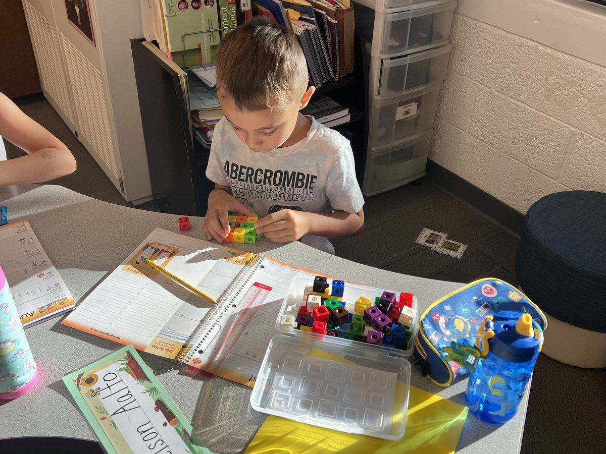 Mrs. Girvan’s 1st grade class spent their morning being innovative by using their STEM bins.