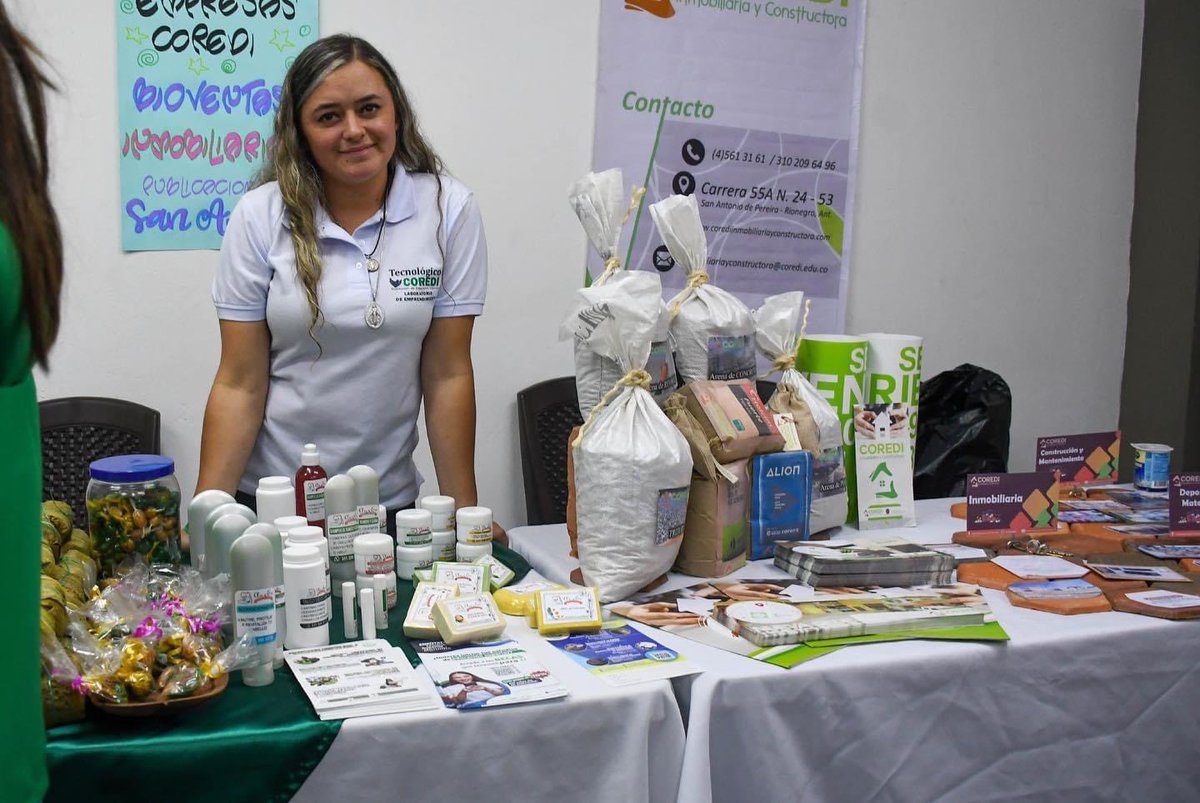 TecnoCoredi's tweet photo. En el Tecnológico Coredi contamos con un Laboratorio de Emprendimiento e Innovación para Impulsar a los pequeños productores campesinos en el crecimiento de su empresa. 🌾📊 https://t.co/c9gtEi2rga