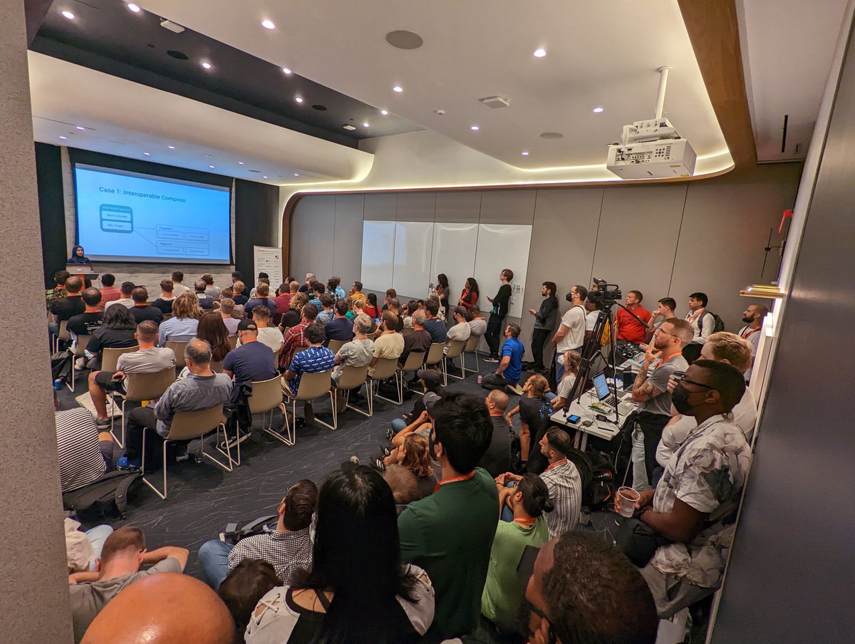 Wanted to see <a href="/SumayyahAhmed13/">Sumayyah Ahmed</a>'s talk but there is a packed house and I couldn't find a spot to stand. Good luck with the talk!