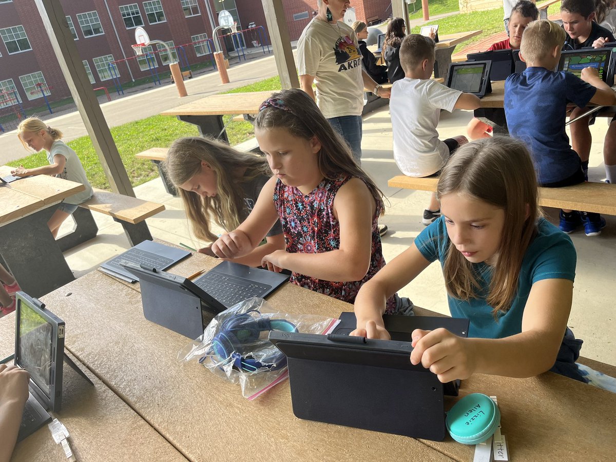 Mrs.Kahoe tweet media