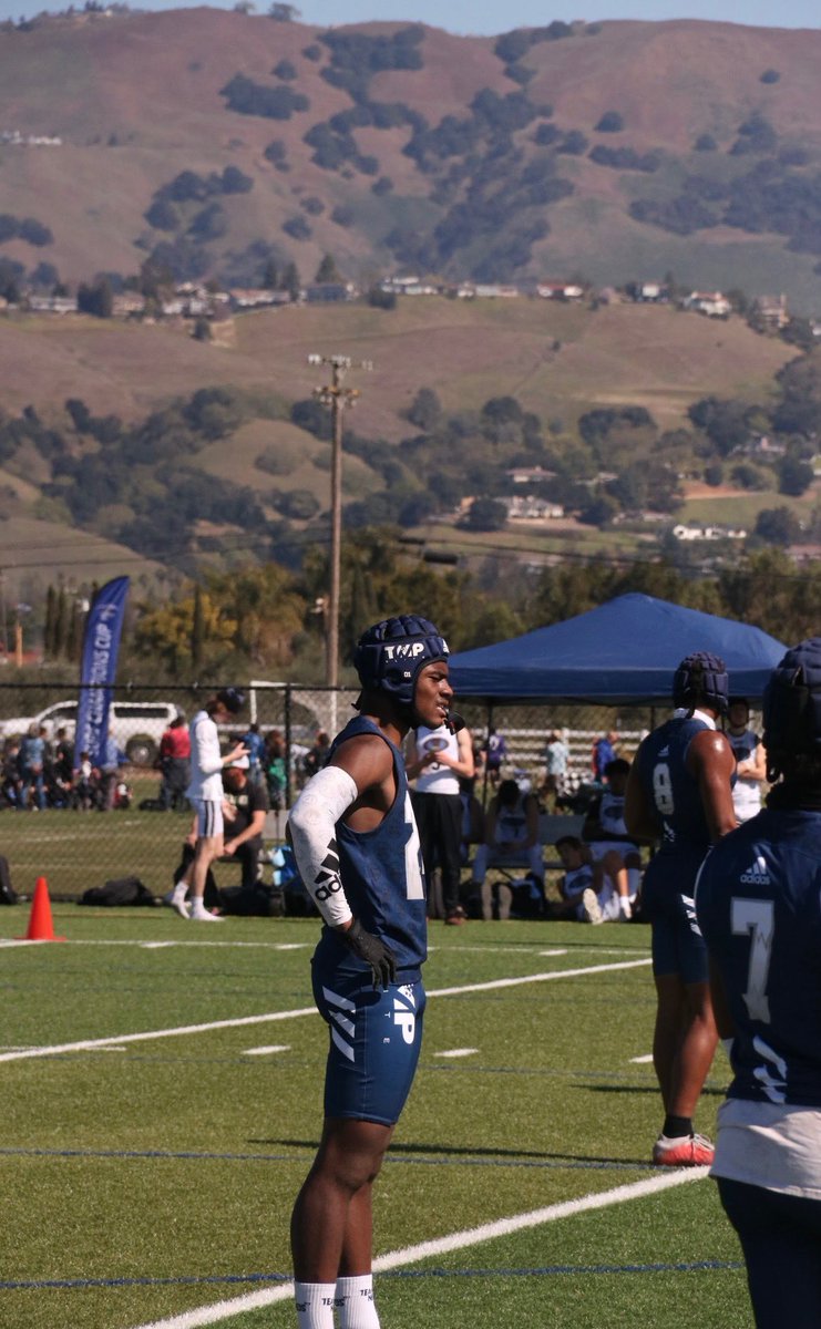 Work hard be dedicated to your Hussle. 
Follow your dreams not your likes &amp; mentions. Playing every Friday Night for Scholarships <a href="/diallowash/">Diallo Washington</a> <a href="/IsaiahBickham1/">Isaiah Bickham '23 FB WR/ATH</a> <a href="/deucecarr42/">darell carr (deuce)</a> <a href="/itsnas_5/">Nassir Pitters</a> 4️⃣🕸 〽️AFIA