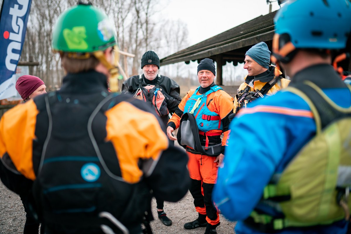 Wel of geen reddingsvest? Wel of geen vaarbewijs? Voer de discussie, moedigt Arno van Gerven, directeur Watersportverbond aan in zijn wekelijkse column. 👉bit.ly/3B5a3wD
#kano #veiligheid