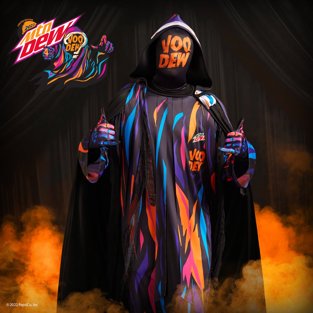 SpiritHalloween's tweet photo. Who’s thirsty for Halloween? Tag who needs this @MountainDew flavor in their life. Online only while supplies last: https://t.co/Lh7zYV2PI6 https://t.co/enlahWv3ui