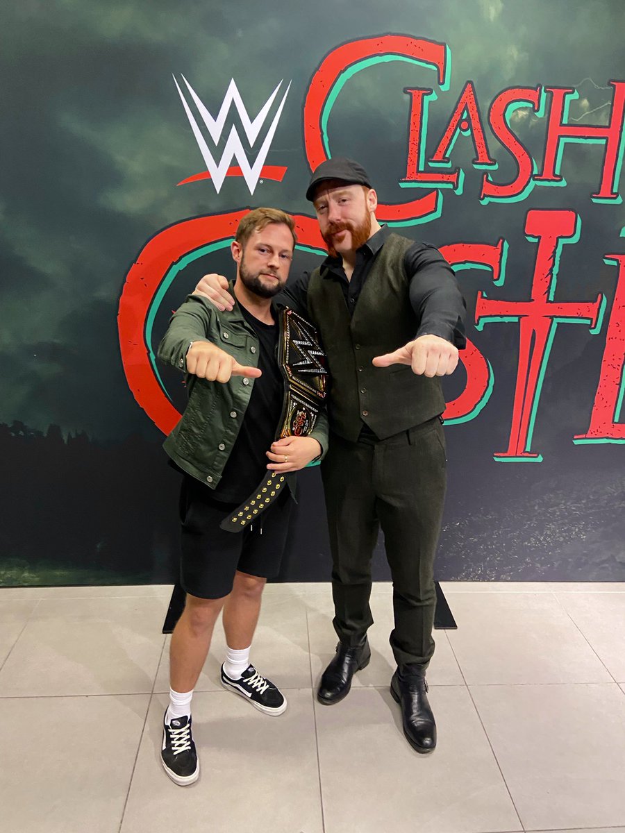 AndyV2905's tweet photo. @WWESheamus absolute legend #WWECastle https://t.co/kf1u8VvNt4
