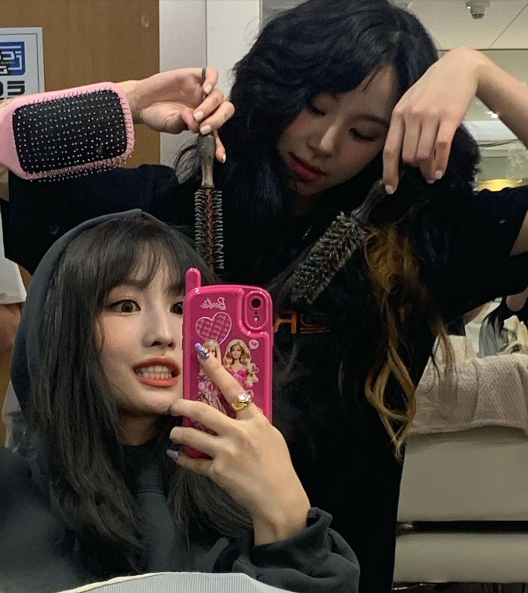 mmpicss's tweet photo. Momo's Instagram update. #MOMO #모모 https://t.co/MwOa0toM1p