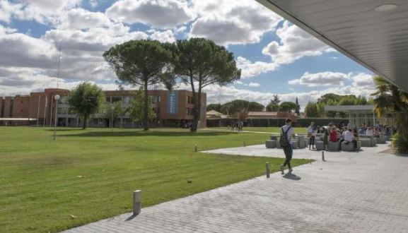 ¡YA ESTAMOS DE VUELTA! 🎉

Tras el verano, volvemos con la mochila llena de preciosas experiencias y con tooooda la energía para comenzar el nuevo curso 👏

Conoce la nueva #FP de la <a href="/universidadcjc/">UCJC</a>  
¡TE ESPERAMOS!

ucjc.edu/formacion-prof…
#gradosuperior #ucjc #técnicosuperior