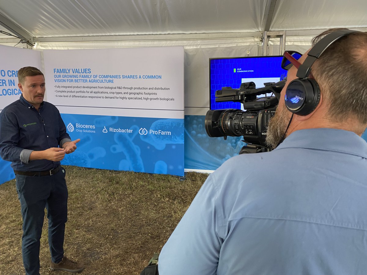 RizobacterNA's tweet photo. Industry journalists took advantage of our special event at #FarmProgressShow to discuss our merger announcement with #Rizobacter CEO Ricardo Yapur and #ProFarm CEO Matti Tiainen.

https: //bit.ly/3KCRCCp

@rizobacter_py @RizobacterU  @RizBra  @RizobacterARG @RizobacterEur https://t.co/ApwewdbzId