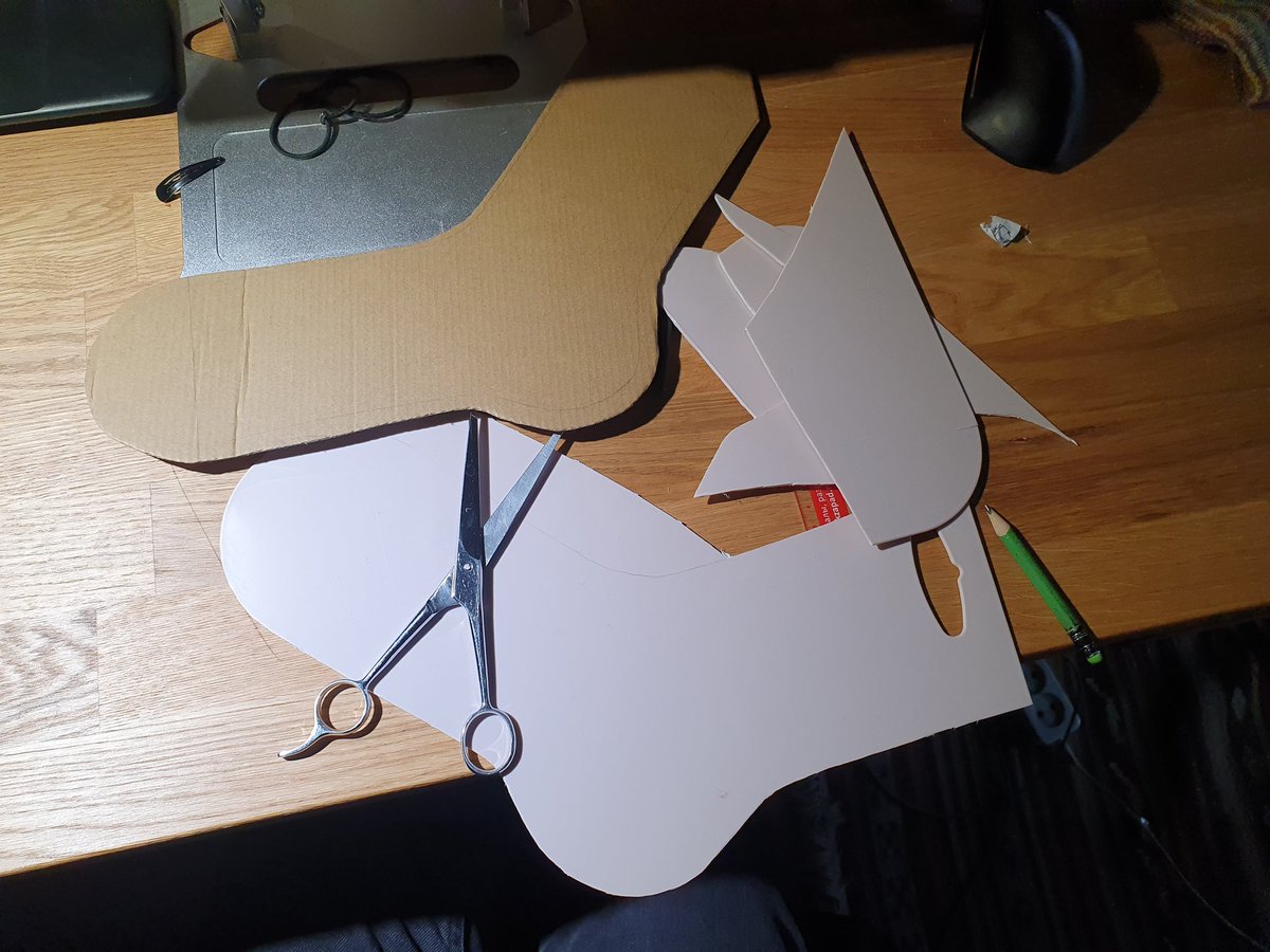 nubifera's tweet photo. DIYing a sock blocker out of cheap cutting board 🤠 https://t.co/5uBkYjPdAS