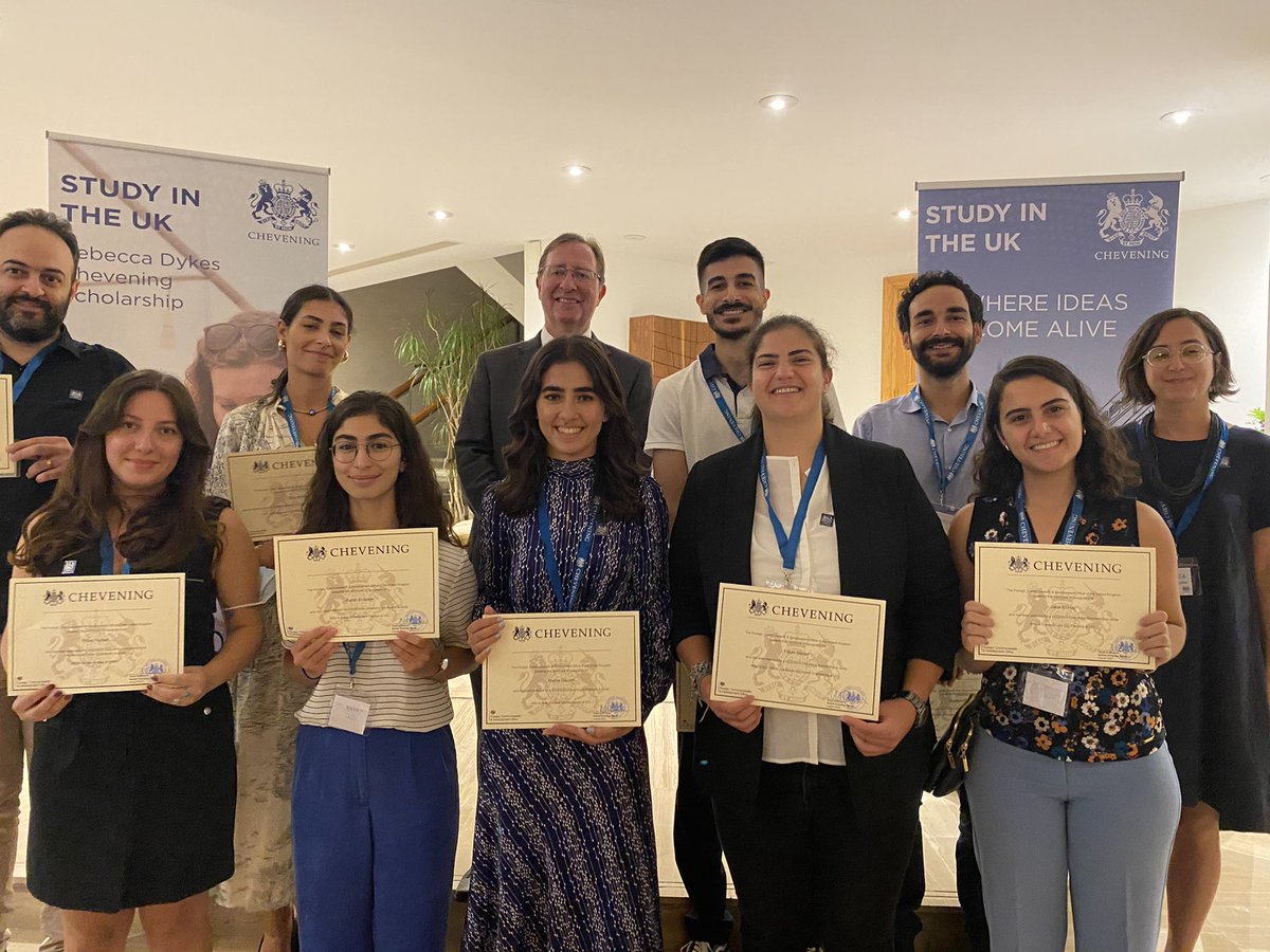 HamishCowell's tweet photo. Delighted to meet the 2022/23 class of #Chevening scholars from across 🇱🇧 

Congratulations for being #ChosenForChevening to pursue Masters degrees at 🇬🇧's top universities, as well as the @CloreLeadership Fellowship.

Mabrouk! 👏 https://t.co/43zc6d9NKZ
