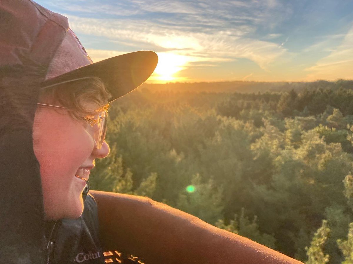k_vauthier's tweet photo. A beautiful morning to be on top of the world. Jack’s long awaited contest win from @JACK1023ldn happened today in a @SundanceBalloon. Spectacular views of our city, including Fanshawe Lake at sunrise. @UTRCAmarketing https://t.co/UUdujnl6Ve