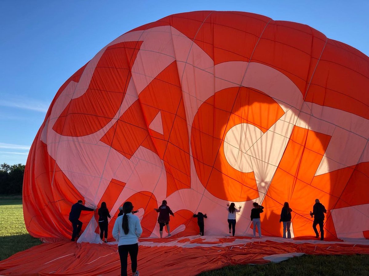 k_vauthier's tweet photo. A beautiful morning to be on top of the world. Jack’s long awaited contest win from @JACK1023ldn happened today in a @SundanceBalloon. Spectacular views of our city, including Fanshawe Lake at sunrise. @UTRCAmarketing https://t.co/UUdujnl6Ve
