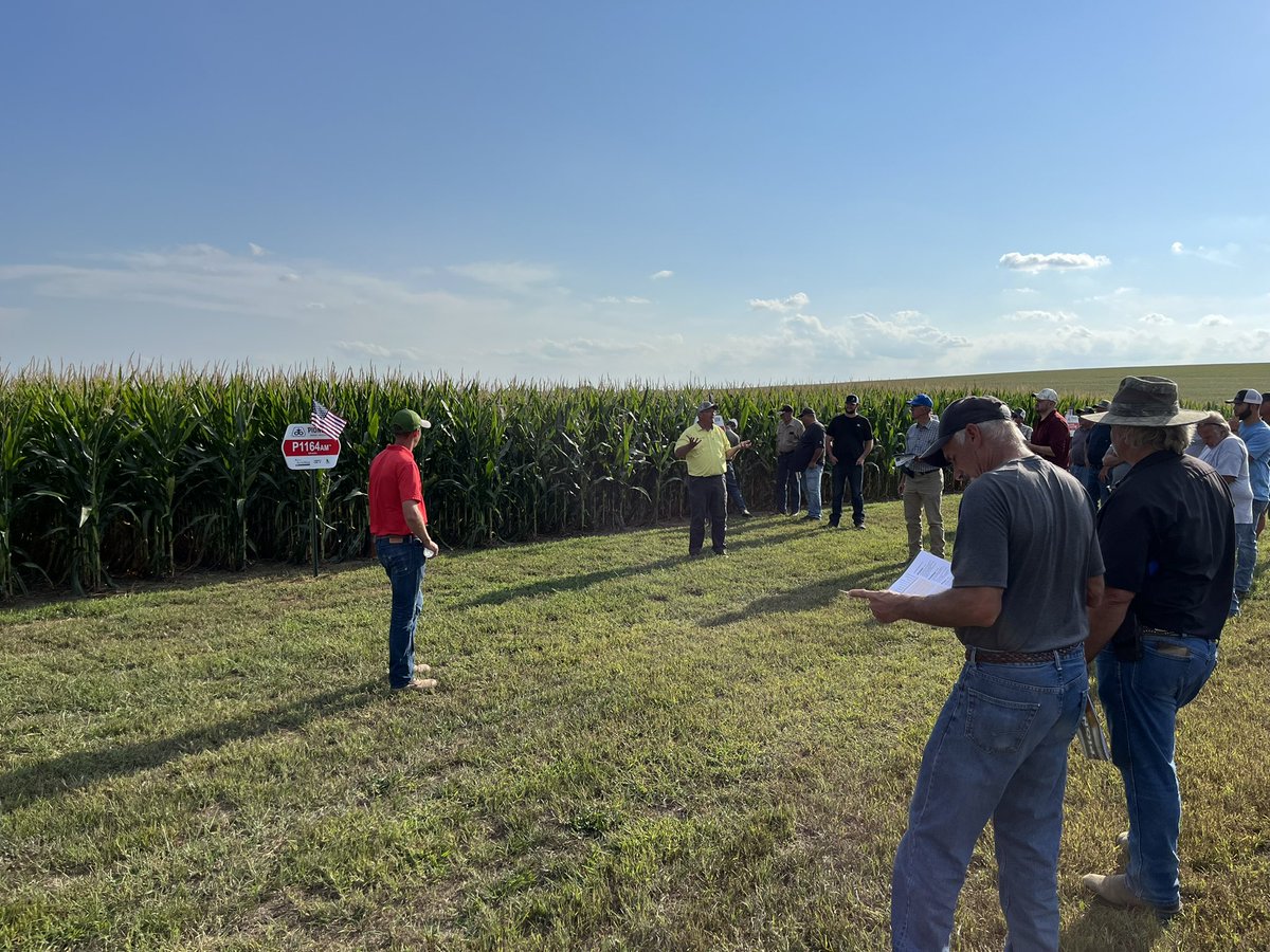 MedunaInc's tweet photo. Field Day 2022! Thank you to everyone that came out to our agronomy and plot tour day! We got a great look at all 12 of the brand new corn and soybeans numbers that will be on display next year! (Yes, 12!!) Already has us excited for what Pioneer has in store for growers in 2023! https://t.co/cbhzEwX2pK