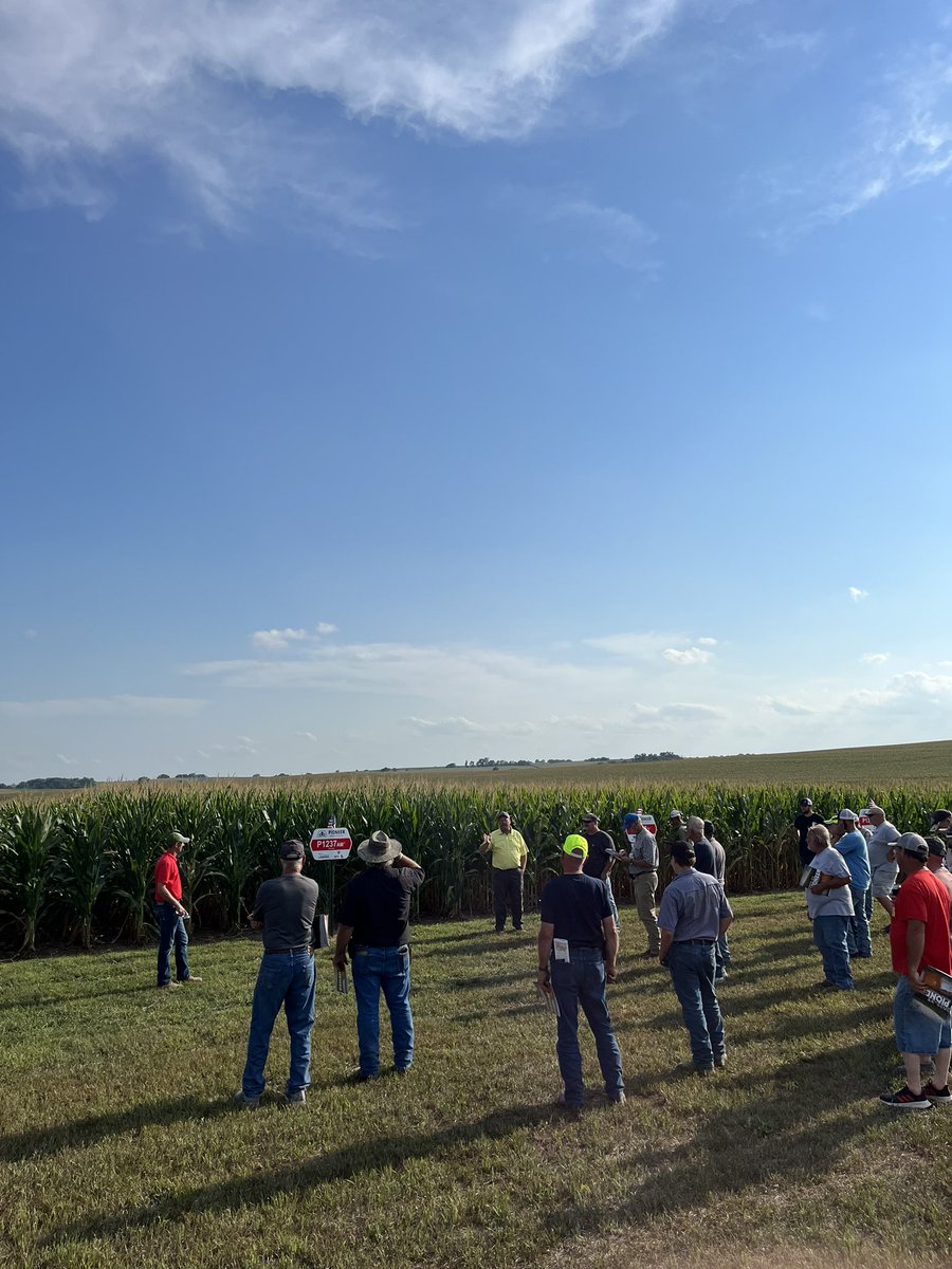 MedunaInc's tweet photo. Field Day 2022! Thank you to everyone that came out to our agronomy and plot tour day! We got a great look at all 12 of the brand new corn and soybeans numbers that will be on display next year! (Yes, 12!!) Already has us excited for what Pioneer has in store for growers in 2023! https://t.co/cbhzEwX2pK