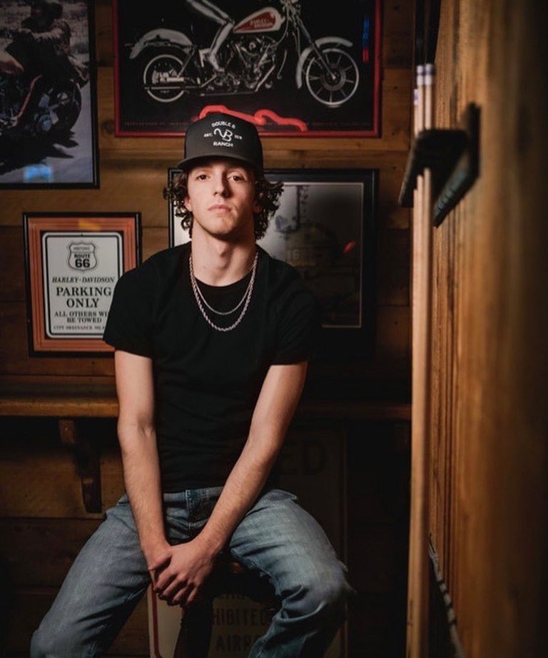 Twisted J Live tweet media