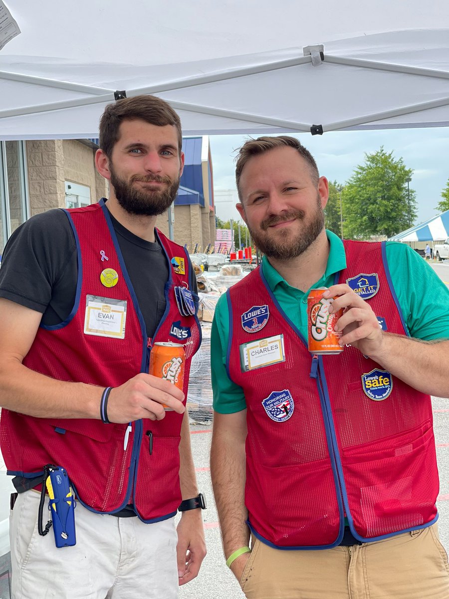 Evanatlowes's tweet photo. Wanted to say a special Happy Birthday to one of @Lowes best. @charlesatlowes hope you have a great day, see you soon! @Lowes @LowesMedia @LowesCareers https://t.co/eVNEmucHRu