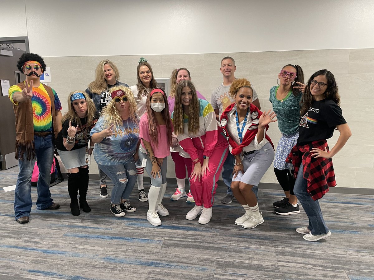 Rock Hill English knows how to REPRESENT...the decades! #spiritday <a href="/RockHillHS/">Rock Hill High School</a>