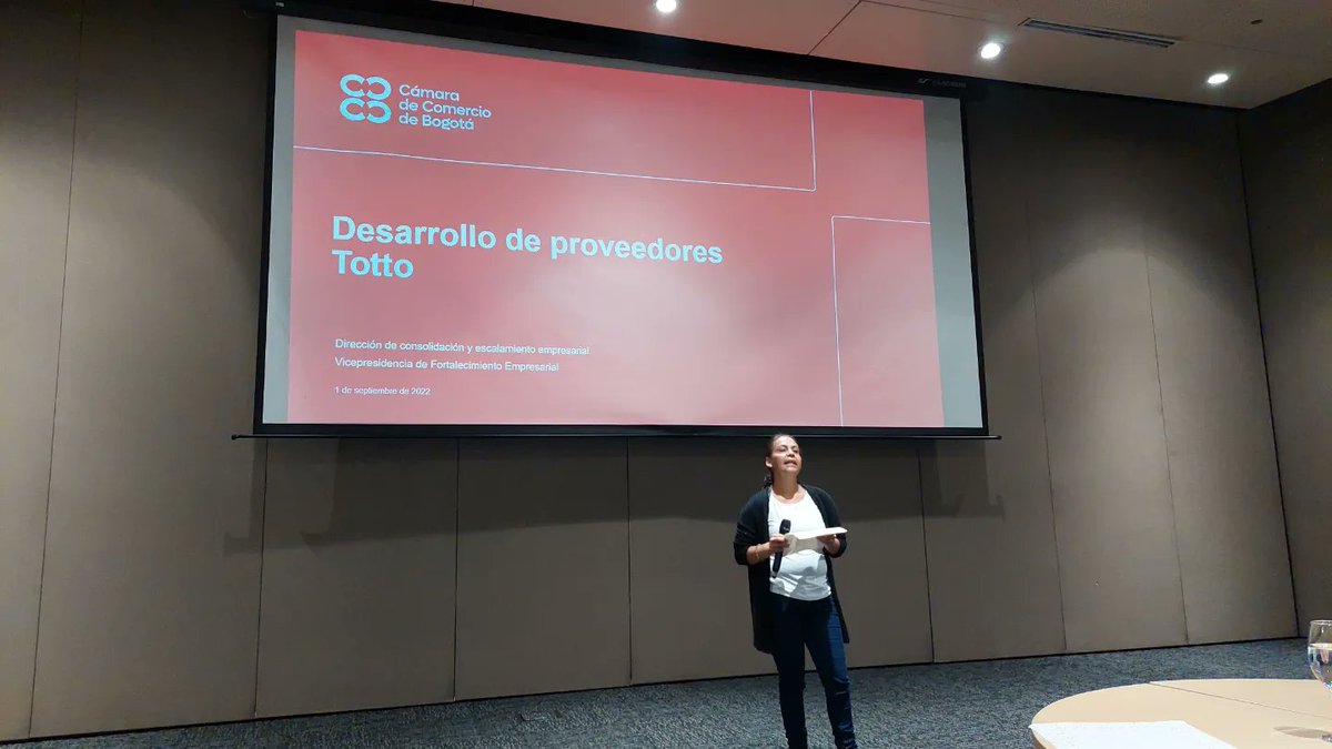 jdcardona's tweet photo. Con orgullo  reconocemos hoy a un grupo de 20 empresas que culminan con resultados extraordinarios la primera etapa del programa de desarrollo de proveedores de @tottobrand y  @camaracomerbog. Seguimos impulsando a los empresarios que construyen pais. https://t.co/ZTJO8L3AD0