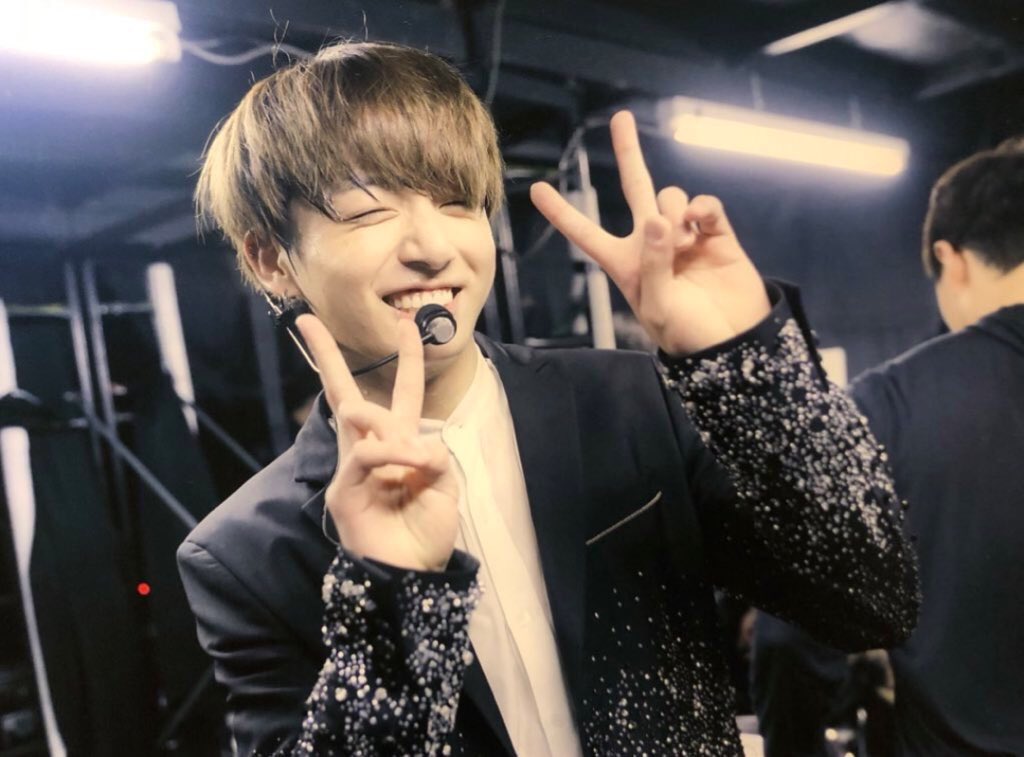 95z_twtv's tweet photo. 永遠の黄金マンネジョングク〜〜〜お誕生日おめでとう！♡
これからもたくさん自分の道を進んでください幸せになってください
ぼらへ〜〜〜〜〜〜〜💜
(お気に入りすぎてもはや毎年この画像で祝ってる気がする) https://t.co/exKgSNDhyG