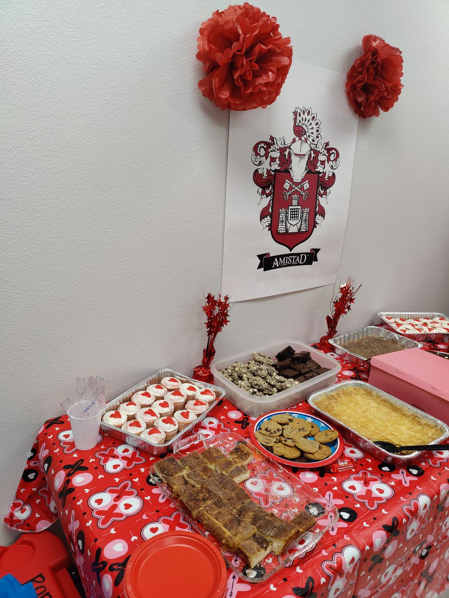 2michaelherring's tweet photo. Thank you to the Primary Amistad House for the goodies.  #Robinsonisd @robinsonisd from an ISIBINDI House member. https://t.co/Mnd41GoiUN