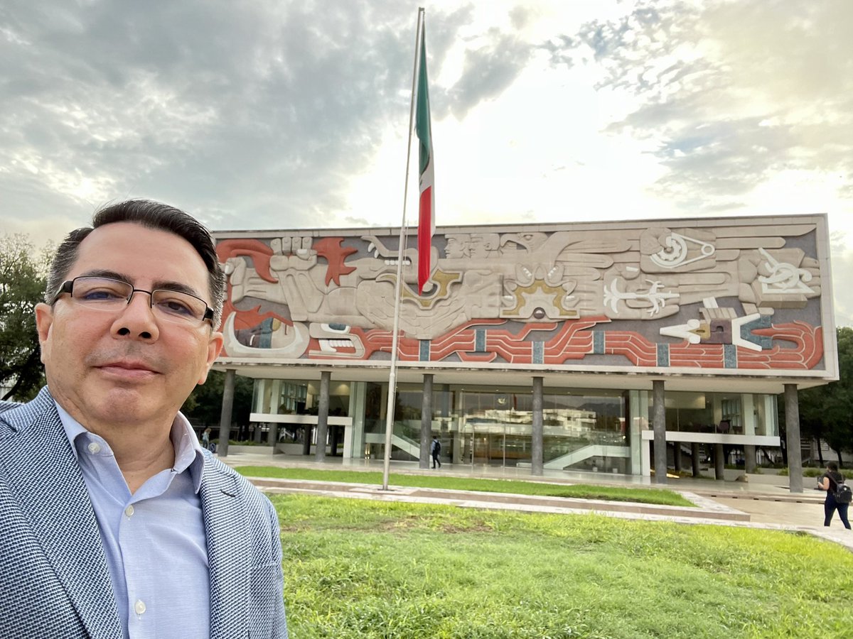 gildardo's tweet image. Today @IngenieriasTec from @TecdeMonterrey announces the start of a Latin American #robotarium initiative along with @UCIEngineering. This will have a great and profound impact in Robotics research for Mexico an LA. A pleasure to met @UCIEngineerDean Prof. Magnus Egerstedt