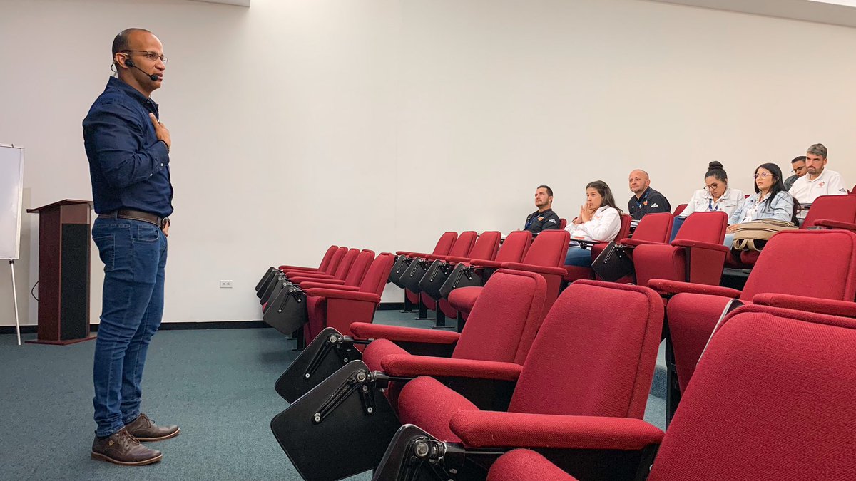 En Soluciones Gerenciales seguimos apostando a la capacitación como herramienta para el crecimiento de las empresas. 

Les presentamos a nuestros amigos de JGR quienes nos contactaron para hacer una interesante certificación de 4 módulos sobre ventas.