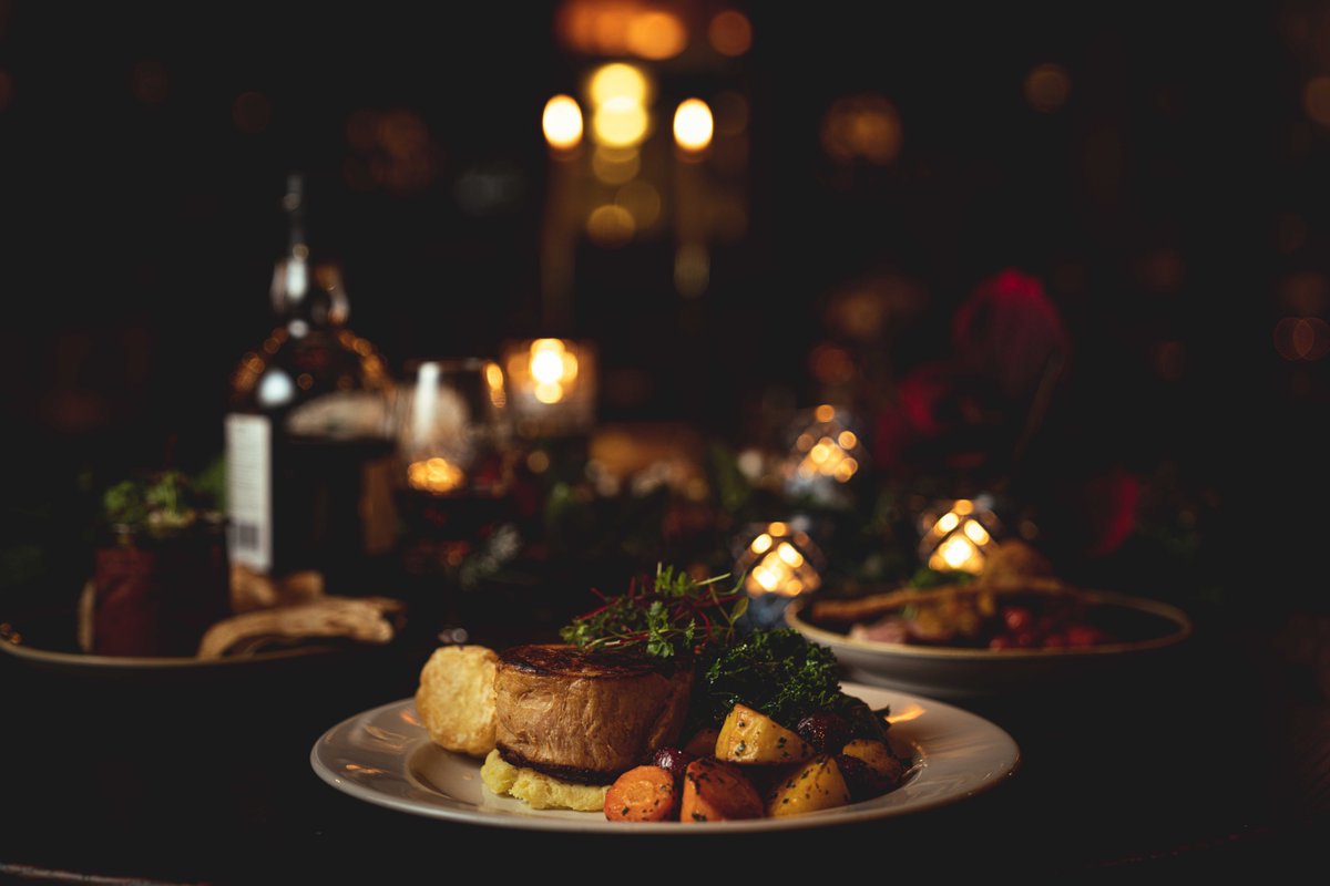 It's only September. And the weather is mega. But the enquiries are coming in, so...

#CHRISTMAS party bookings now available. Join us for your works do or with your friends and family.

And for those who want the day off, we're open on the 25th itself!

samschophouse.com/christmas