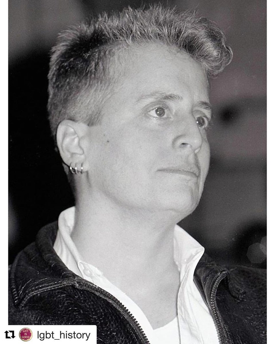 MBPratt's tweet image. Celebrating beloved Leslie Feinberg's Sept. 1 birthday &amp;amp; reminding: 'Stonebutch Blues' is available every day  FREE at lesliefeinberg.net. 'Magnified'

"...hard to tell the flower from the bee, the insect from the tree, me from you, you from me." From M.B. Pratt, 'Magnified'
