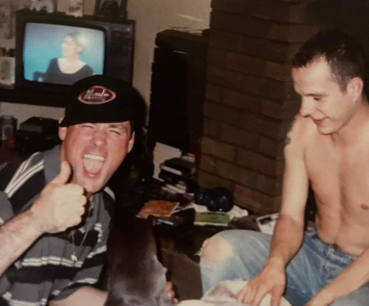 18caratbilly's tweet photo. Candid photos of Billy MacKenzie in the late 80s/early 90s, courtesy of Nina and Linda Wren.

#TheAssociates #BillyMacKenzie https://t.co/ajK9SwbKTv
