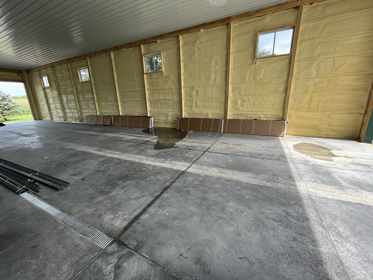 idontknowfarmer's tweet photo. @MaxROIFarmer So what do you do when your shop builder brags up their $150k laser screed — then leaves you with mfing puddles. https://t.co/nZDwNnSXcx