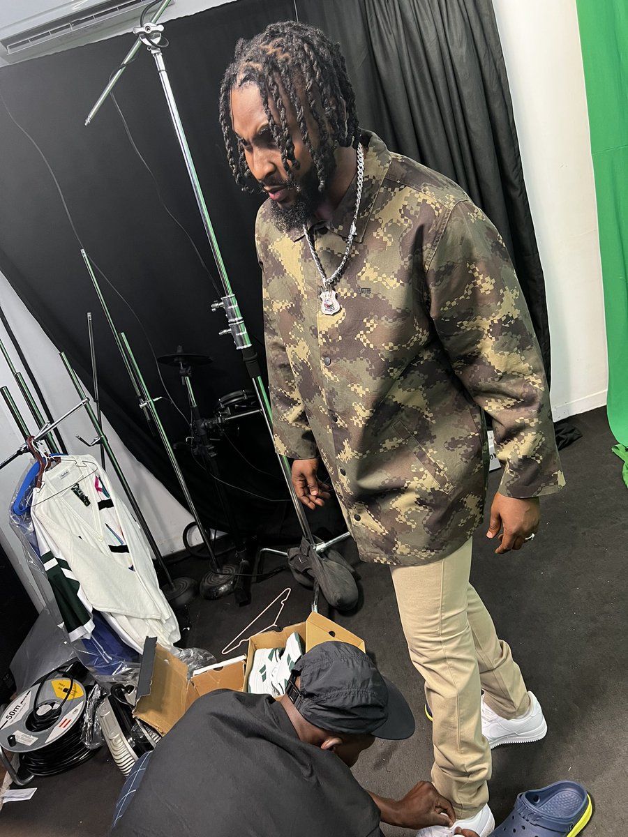 iamoziium's tweet photo. Mamma Mia BTS 🚀📈.Keep streaming  https://t.co/kIspbebzts  @martell @elonmusk @ColumbiaRecords @UMG #GodisGreat #Trending #Oziium #Davido https://t.co/TuA3DIgZJF