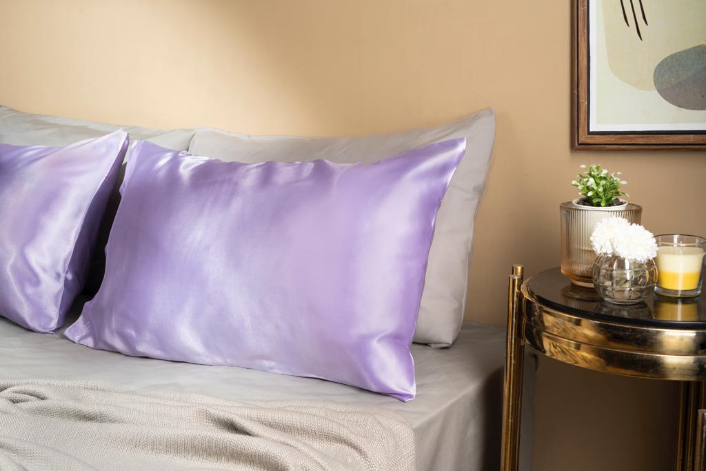 CoolBeds1's tweet photo. It's a bliss to come back home to a comfy bed✨
Coolbeds satin pillow covers make your bed, the place where you relax and sleep with peace of mind 💜💜🦄
#satin #pillowcase #silkpillowcases #satinfabric #cgm #satinsilk #sleepwell #pillowcovers #pillowdecor #skincare #premiumsatin https://t.co/VlRHzkVZsl