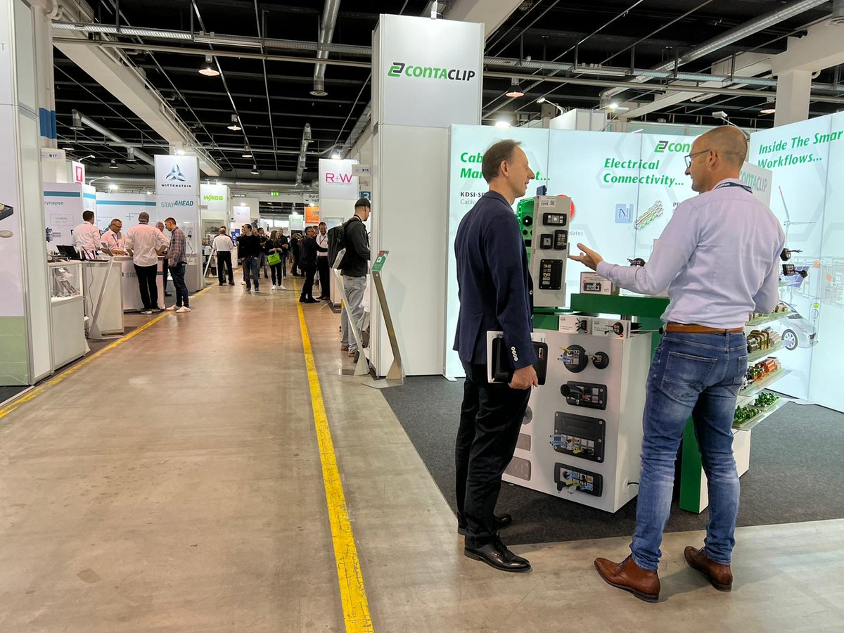 CONTA_CLIP's tweet photo. 3๏ธโฃ2๏ธโฃ1๏ธโฃDer letzte Tag der all about automation Messe in Zรผrich lรคuft auf Hochtouren.
Nutzen Sie die Gelegenheit, sich mit unserem Experten-Team vor Ort auszutauschen.
#contaclip #team #aaa22 #connectivity #kabelmanagement #zรผrich https://t.co/fyBw6X4fUH