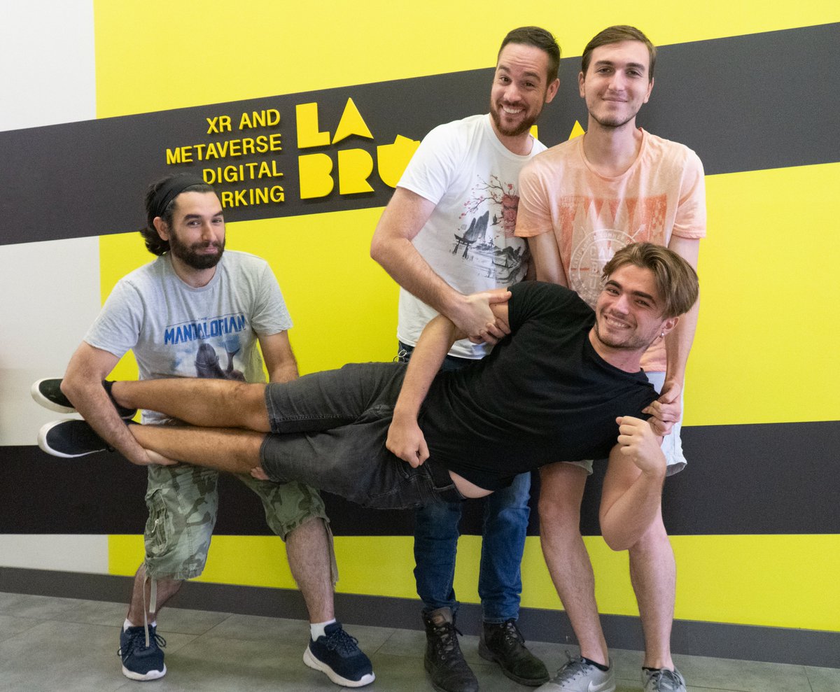 MasterCrowd_G's tweet photo. Nosotros: Vamos a @LaBrujulaXR que en el @PoloDigitalMLG avanzamos más y se trabaja mejor. #gamedevs #VR
El trabajo: https://t.co/n786HB2qbJ