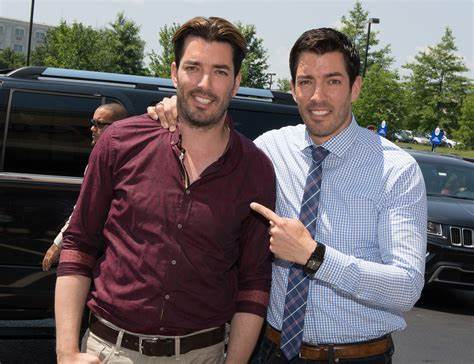RrobertaLleona's tweet photo. #ASongOrMovieForBuilding
He Ain't Heavy
He's My Property Brother https://t.co/kl2AURph5C