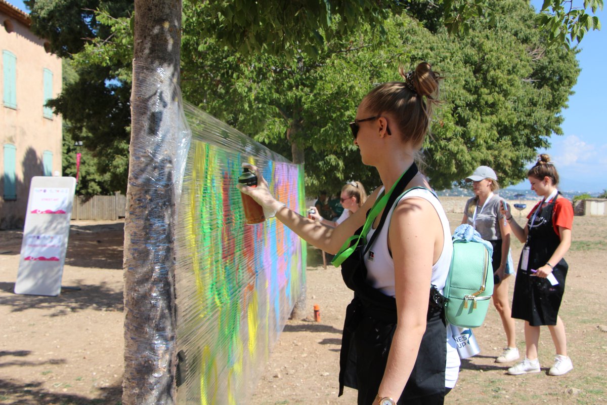 CannesIsUp's tweet photo. 📣 C’est l’heure pour nos participants de rejoindre leurs ateliers : Storytelling, Street Art ou encore Baby Foot!
Merci à tous nos animateurs de nous proposer de si beaux ateliers dans ce cadre spectaculaire que nous offrent les îles de Lérins ✊🏻
#StartupSummit #FrenchTech #DDA5 https://t.co/c7KPmYTnHe