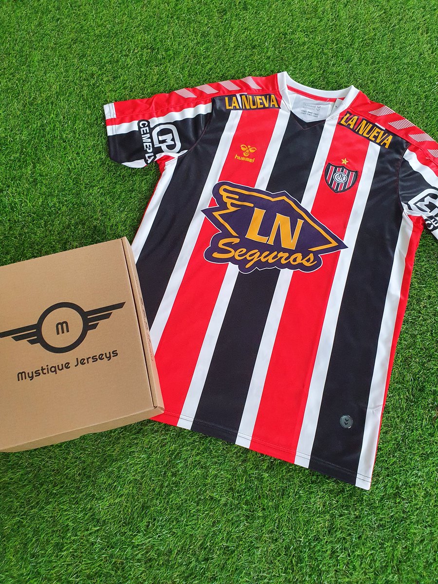 MystiqueJerseys's tweet photo. ⏰️ Giveaway ⏰️

We are giving away a Mystery Football Jersey if Marcus Rashford scores first against Leicester City! 

➡️ https://t.co/s6kAUEURIL 

To enter:
♻️ Retweet
🤝 Follow us https://t.co/PEnlBkNiwS