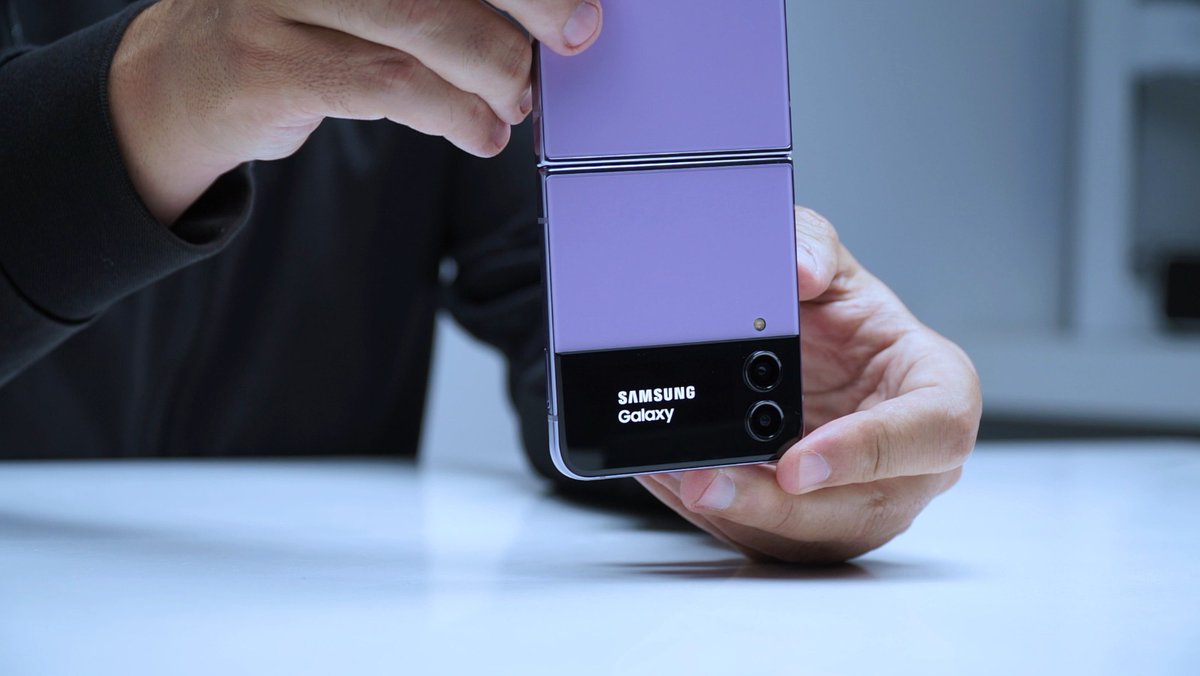 NunoAgonia's tweet photo. PASSATEMPO! Tenho um #GalaxyZFlip4 para oferecer 🤩 Para te habilitares só tens de: 
👉 seguir a @SamsungPortugal
👉 dar like e retweet aqui
👉 comentar com #GalaxyZFlip4 e #QueroUmFlip Podes participar as vezes que quiseres até às 23:59 de 4 de Setembro.
Boa sorte a TODOS! https://t.co/OFvt2jO9NQ