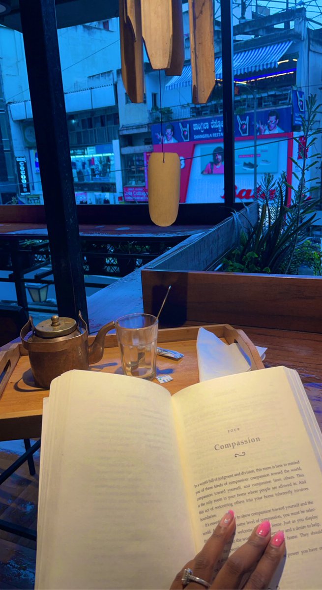AnushaKV12's tweet photo. Bengaluru weather + Chai and a Good book ✨ https://t.co/7Zzop9otFr