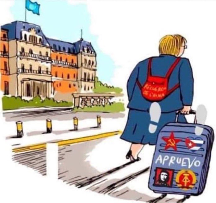ClauDePizan's tweet photo. Meme de la semana: https://t.co/8Vo3VLENVo
