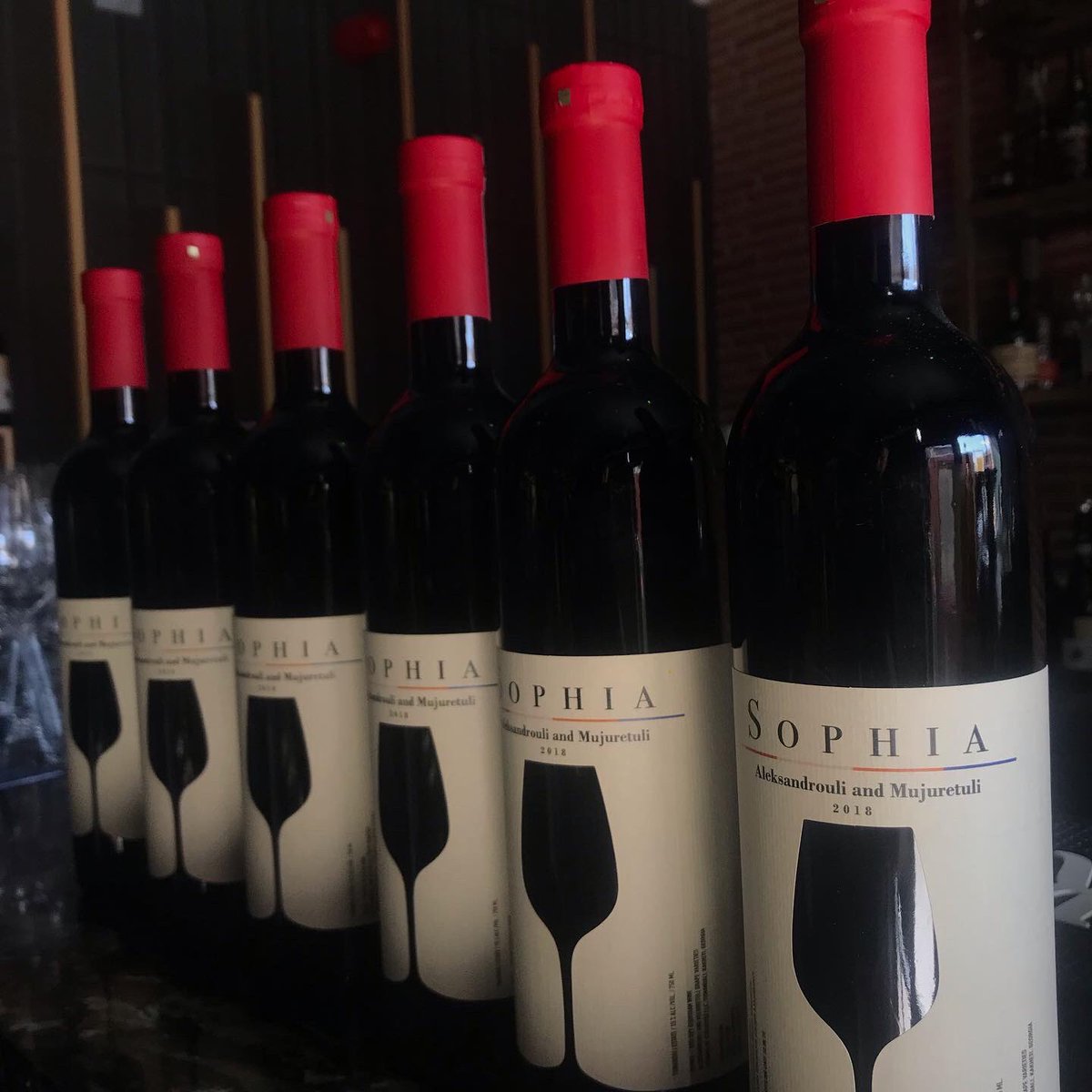 DorianDublinD4's tweet photo. The Sophia Aleksandrouli - Mujuretuli of Winery Tsinandali Estate is a red wine from the region of Tsinandali in Kakheti.

For bookings please visit: Or walk on in Wednesday 
💻 https://t.co/dxUFfOmkg3 
📧 info@dorian.ie
📞 01 443 9751
Or Visit Link In Bio 📱 

#redwine #wine https://t.co/TWbq9DQkmU