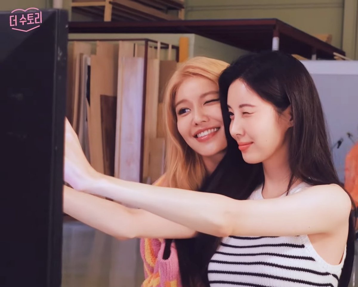 seosal2's tweet photo. #SooSeo #SEOHYUN #Sooyoung https://t.co/INQedgYbns