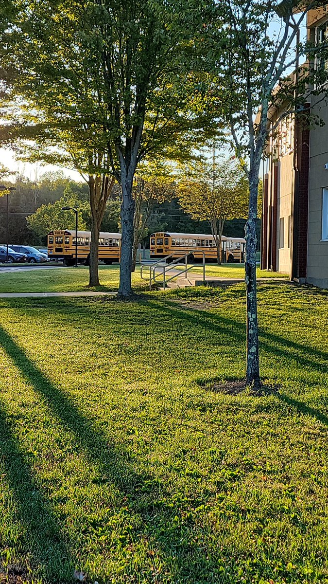 R8RMS's tweet photo. The start of a new school year 2022-2023 https://t.co/30QQWsmizQ