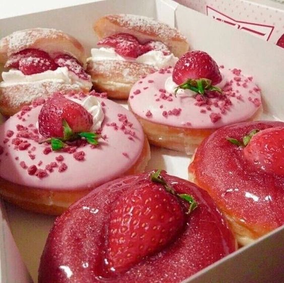 sweetxdessert's tweet image. Strawberry donuts