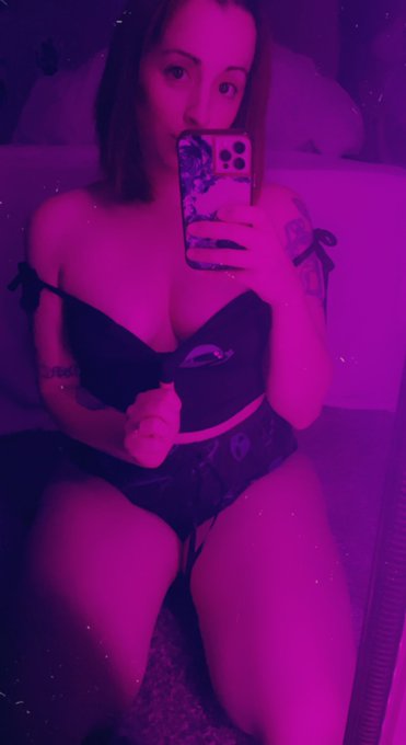Anyone else love watching themselves getting fucked in a mirror or on tape? Or is that just me? https://t<a href="/tag/morninggg"class="tags"><span>#morninggg</span></a><a href="/tag/onlyfans"class="tags"><span>#onlyfans</span></a>