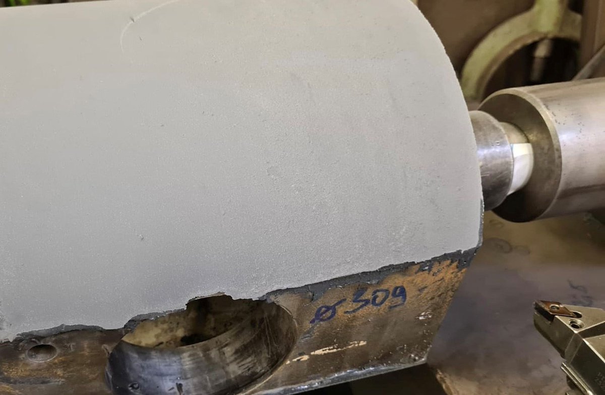 WEICON_de's tweet photo. Repair of an eccentric press with WEICON WR2 - material-saving, fast and easy! 

Reparatur einer Exzenterpresse mit WEICON WR2 - 
materialsparend, schnell und einfach!

#weicon #adhesive #epoxyresin https://t.co/8zOAm4VxiC